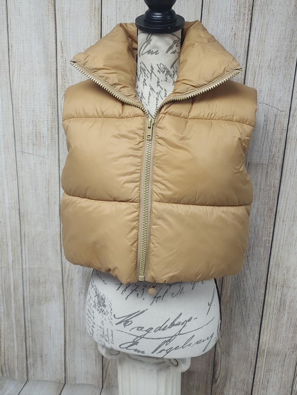 Fuinloth Medium Puffer Vest Tan